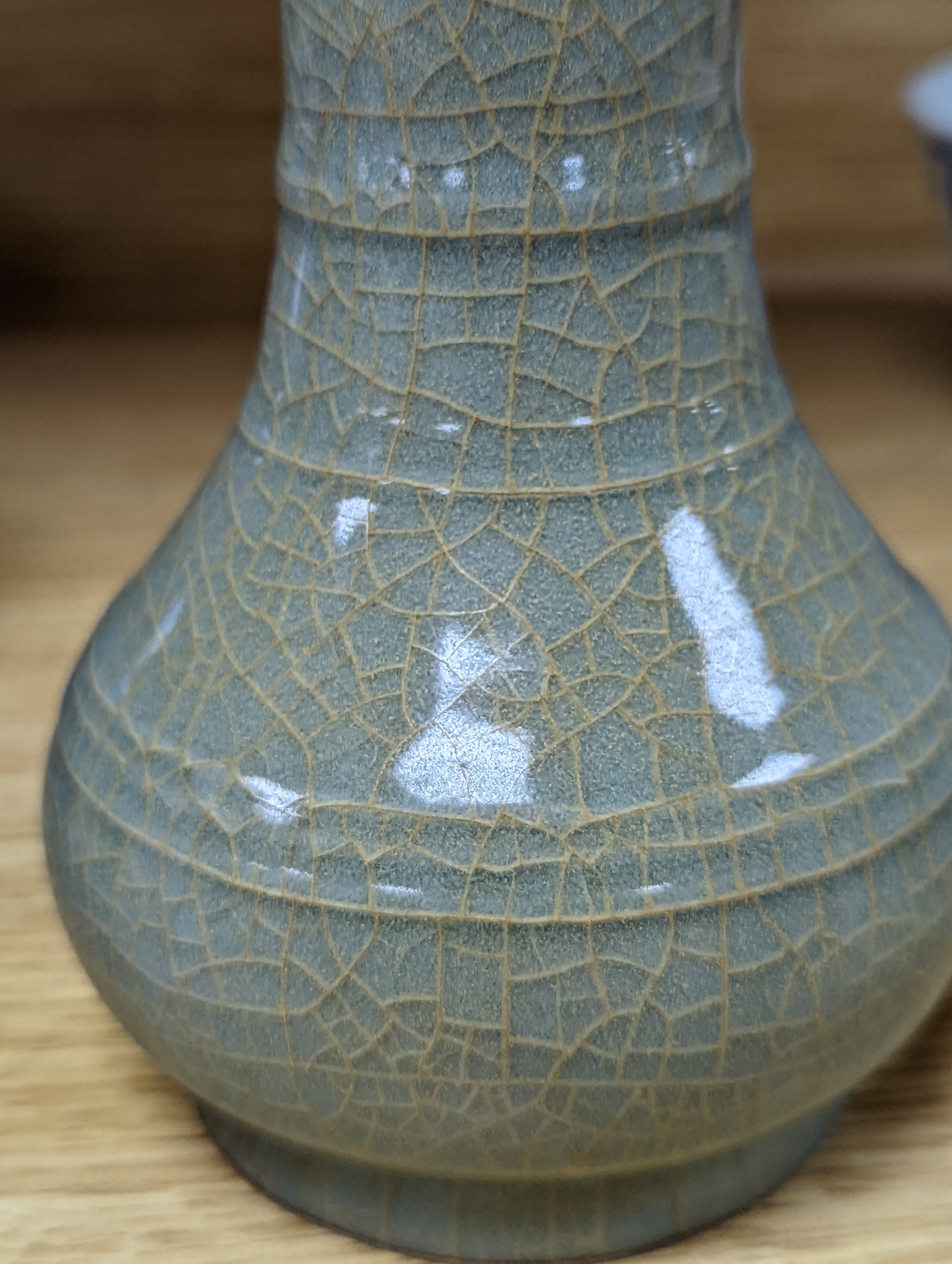 A Chinese celadon bottle vase 15.5cm